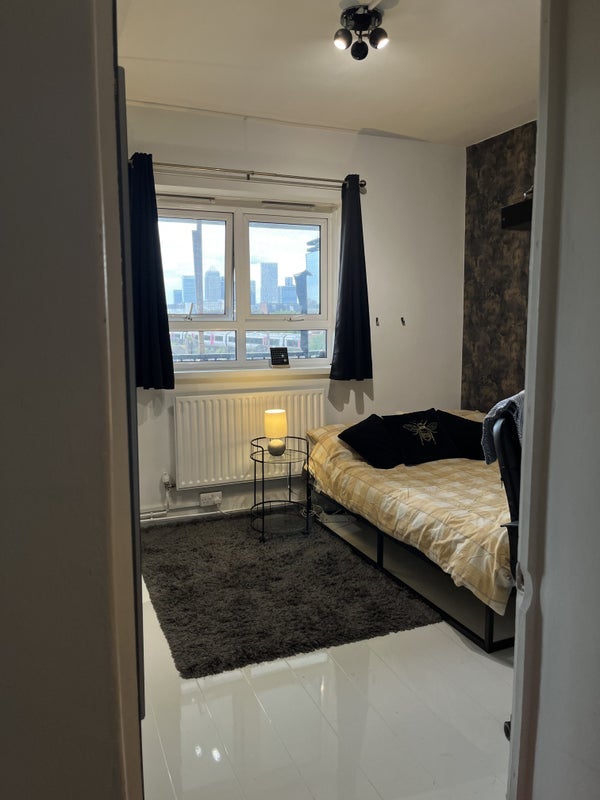 Room Tarling Street in Greater London