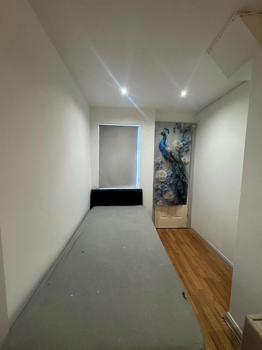 Flat Heath Road in Greater London