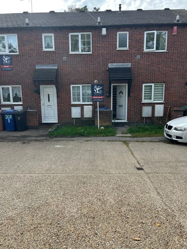 House Florence Close in Grays
