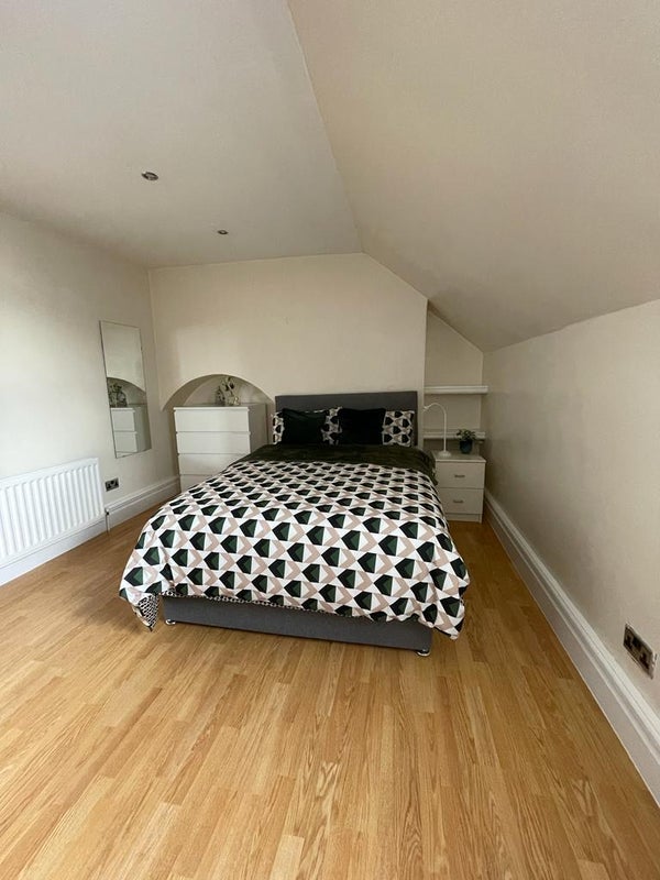 Room Kenton Lane in Newcastle upon Tyne