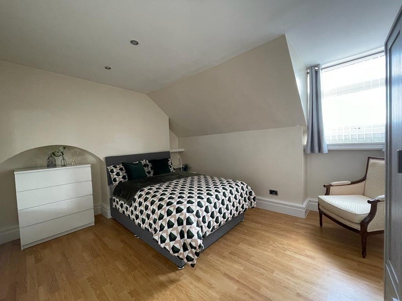 Room Kenton Lane in Newcastle upon Tyne