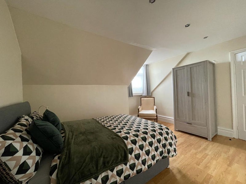 Room Kenton Lane in Newcastle upon Tyne