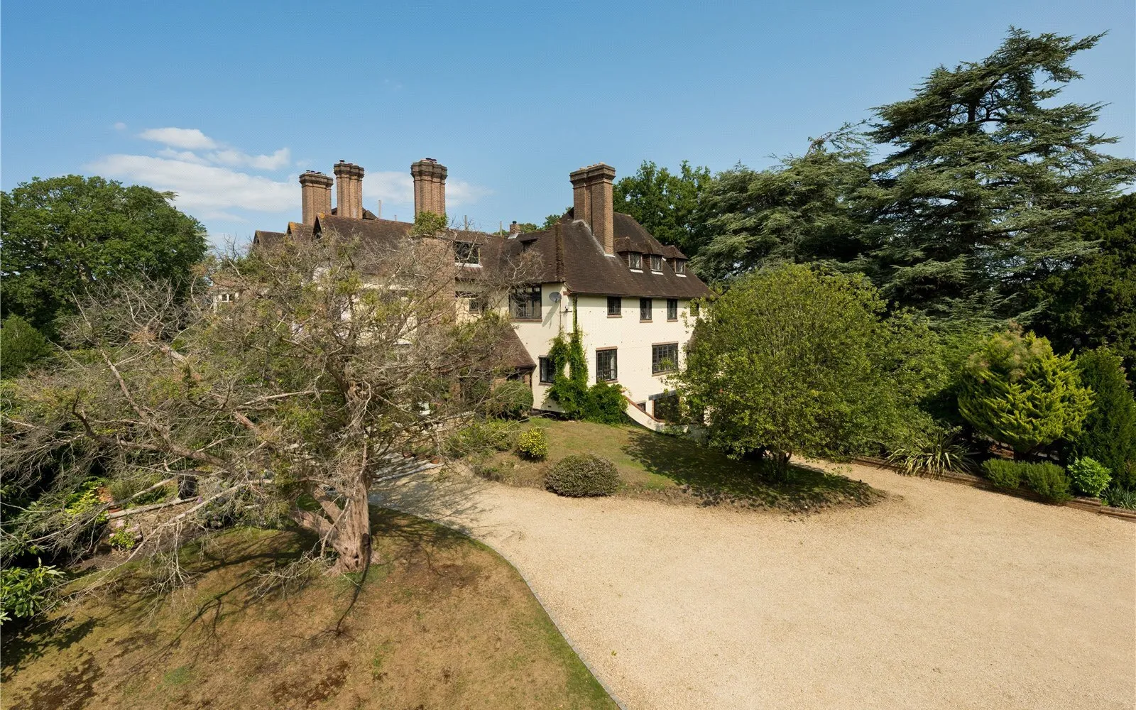 House Yaffle Road in Elmbridge