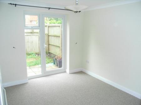 Flat Crown Lane in Ludgershall