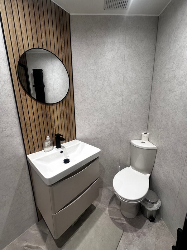 Room Lancefield Quay in Glasgow