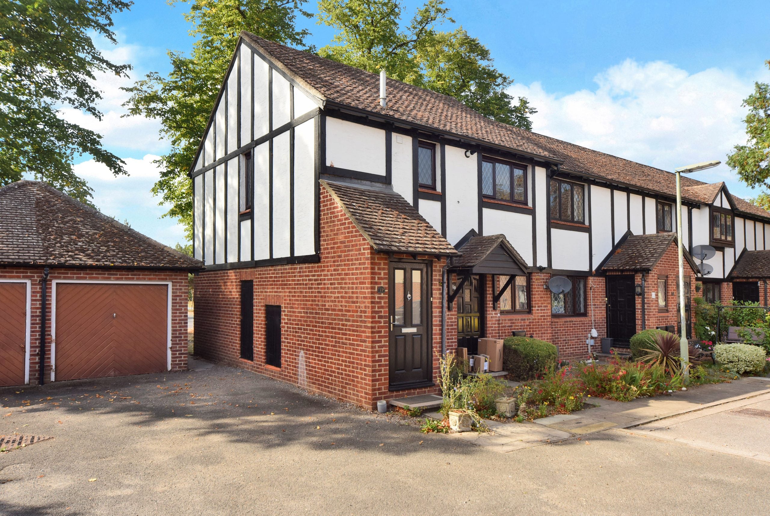 Flat Kings Chase in Walton on Thames