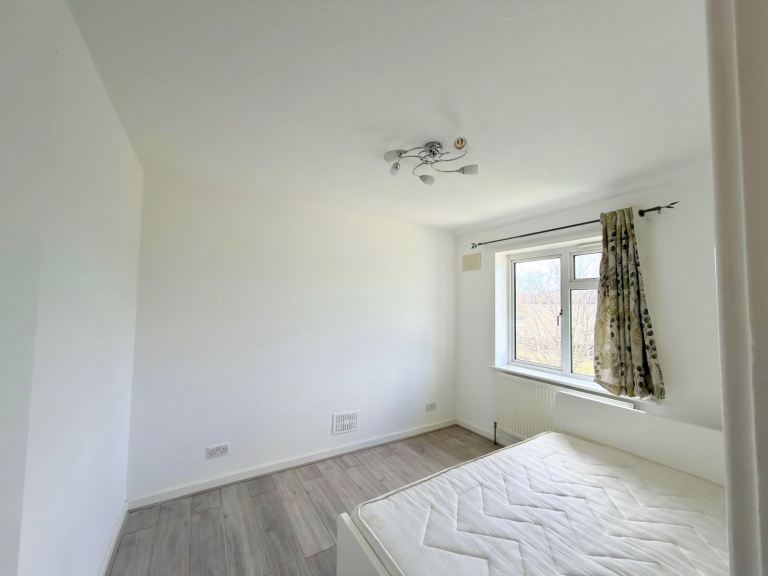 Room Brancker Road in Greater London