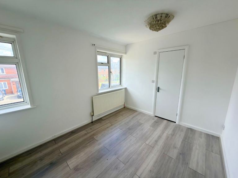 Room Brancker Road in Greater London