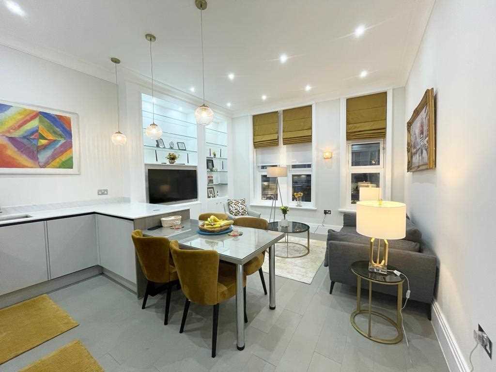 Flat Berkeley Street in City of Westminster