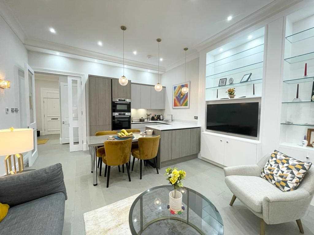 Flat Berkeley Street in City of Westminster