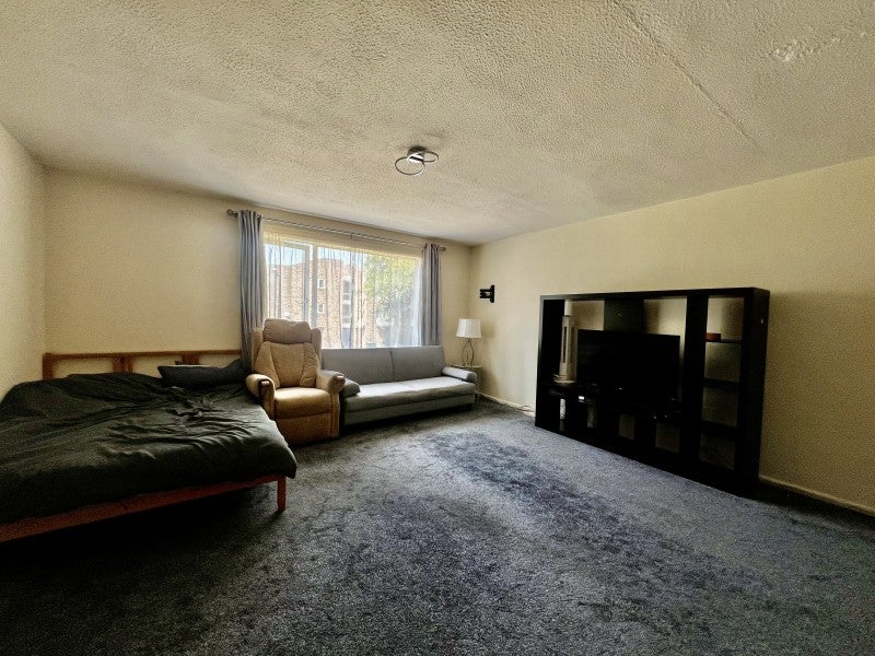 Flat Bristol Close in Borough of Spelthorne