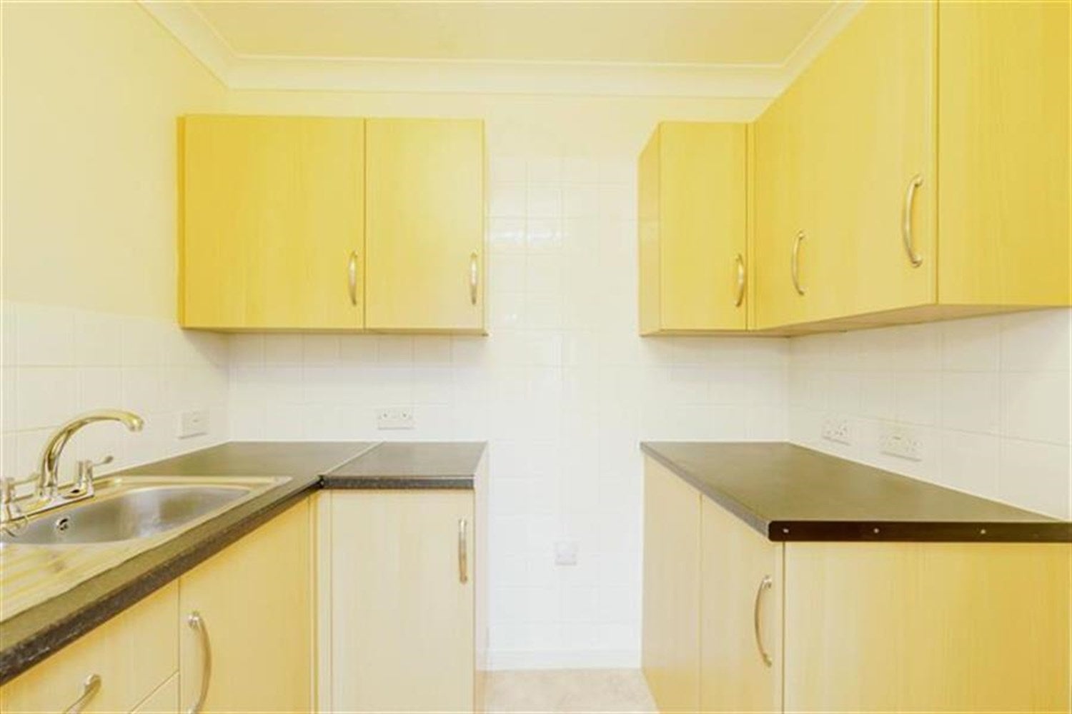 Flat Aldwick Road in Arun