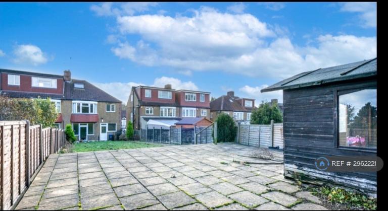House Willow Walk in Greater London