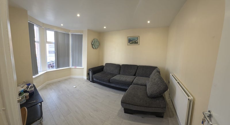 Room Binstead Close in Manchester