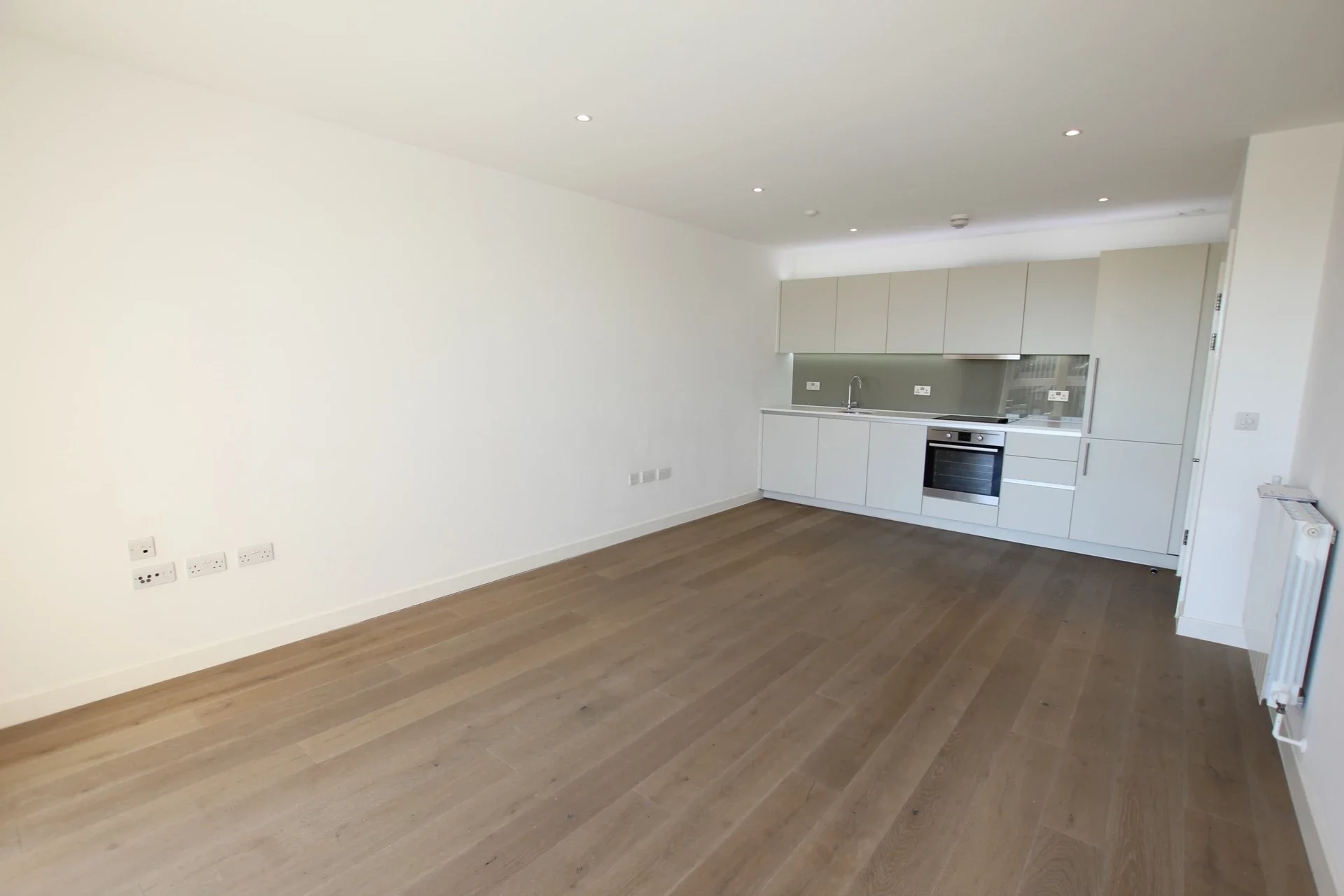 Flat Ottley Drive in Greater London