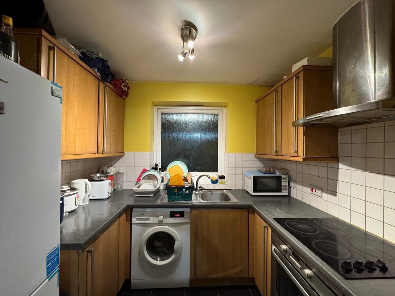 Room Chamberlain Close in Greater London