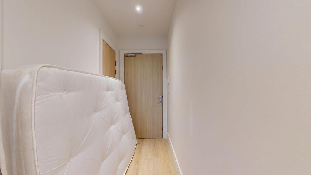 Flat Beverley Way in Greater London