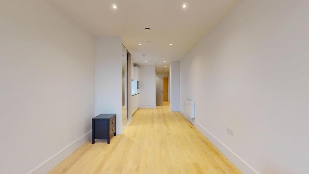 Flat Beverley Way in Greater London
