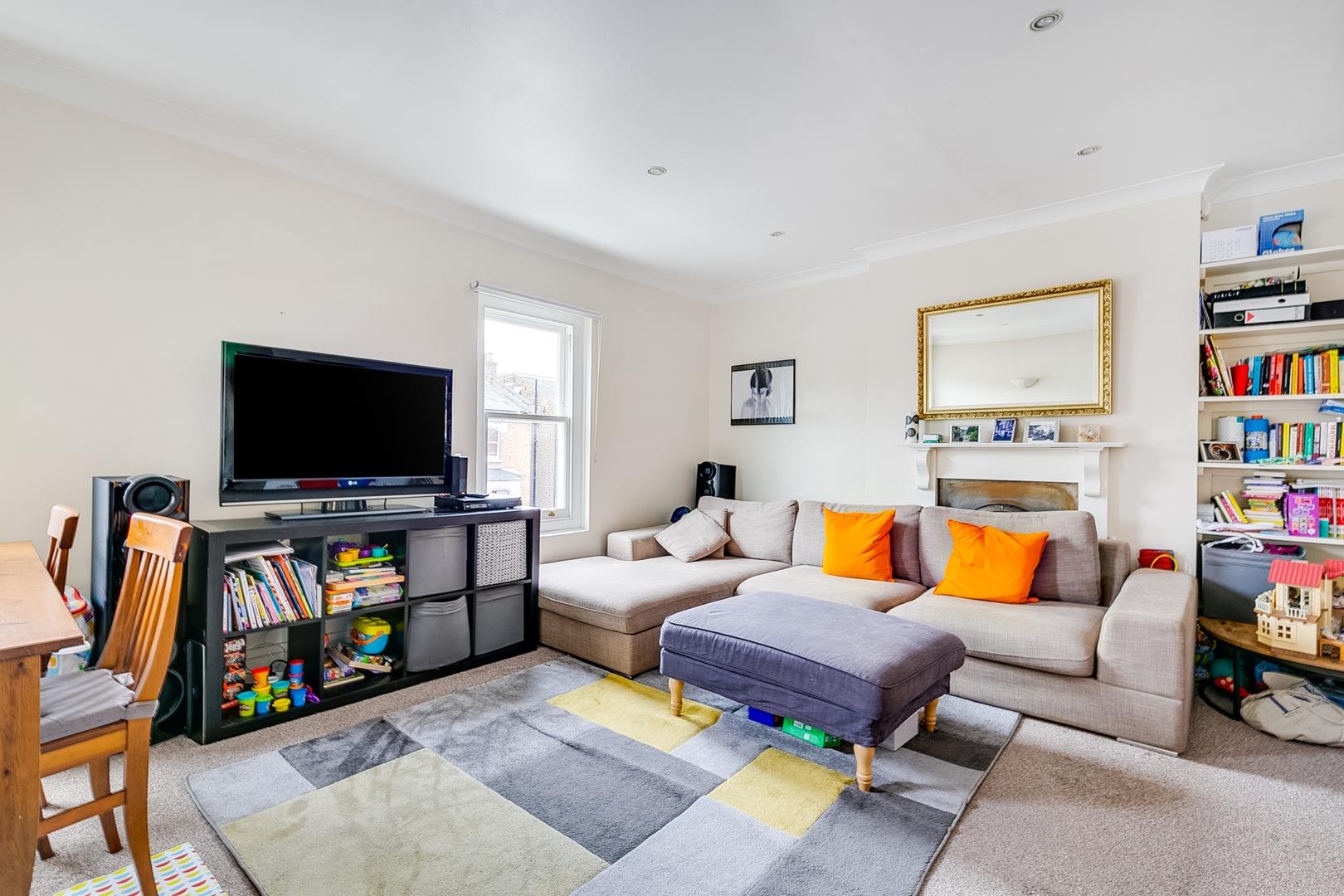 Flat Arlington Gardens in Greater London