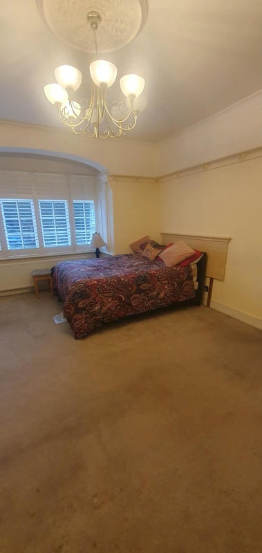 Room Ederline Avenue in Greater London