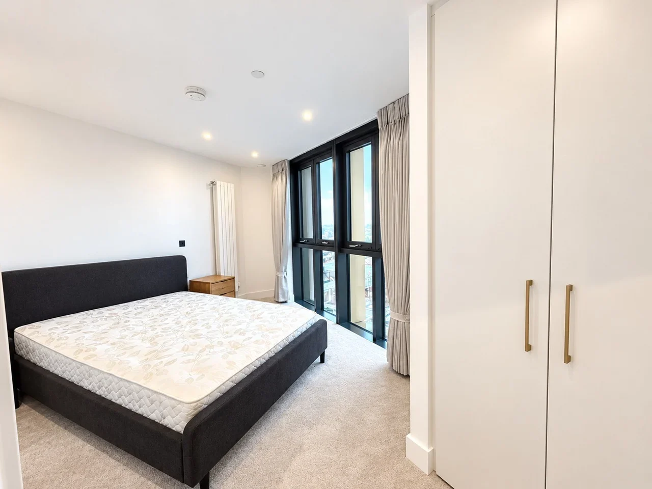 Flat Clarence Passage in Greater London