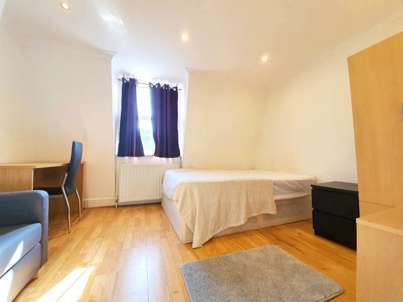 Room Denbigh Street in City of Westminster