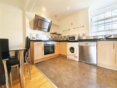 Room Denbigh Street in City of Westminster