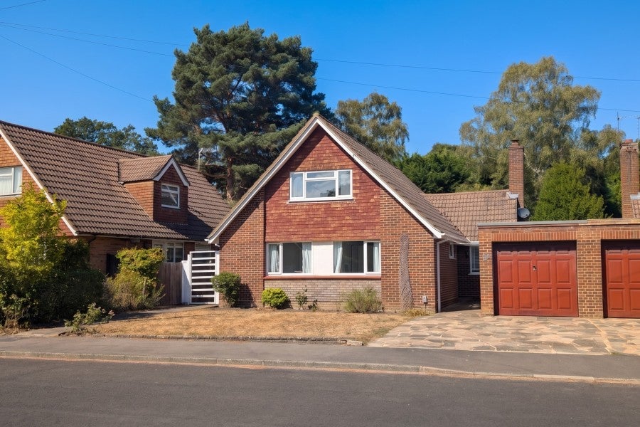 House Laurel Crescent in Woking