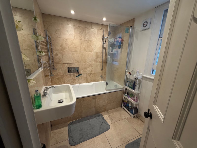 Room Geraldine Road in Greater London