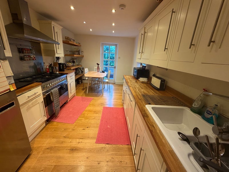Room Geraldine Road in Greater London