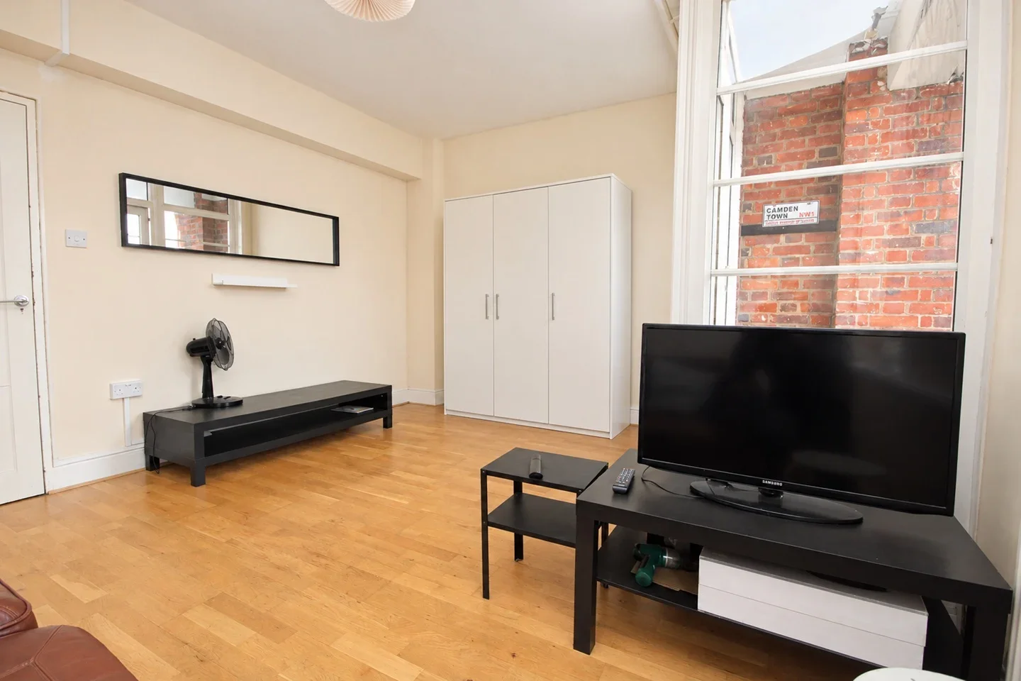 Room Lewis Street in Greater London