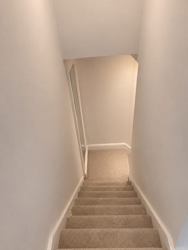 Flat Melfort Road in Greater London