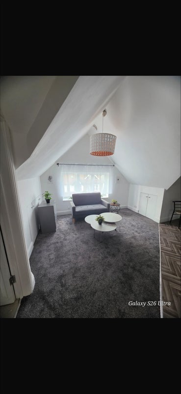 Flat Melfort Road in Greater London
