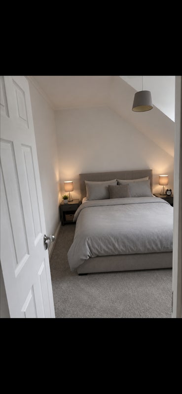 Flat Melfort Road in Greater London