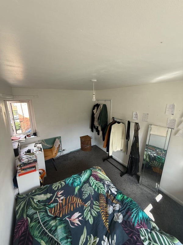 Room Old Hospital Close in Greater London
