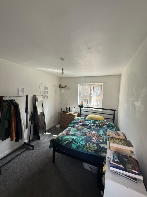 Room Old Hospital Close in Greater London
