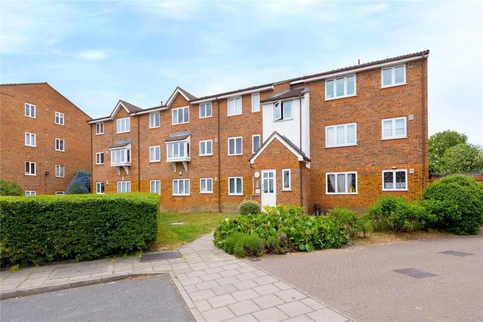 Flat John Williams Close in Greater London