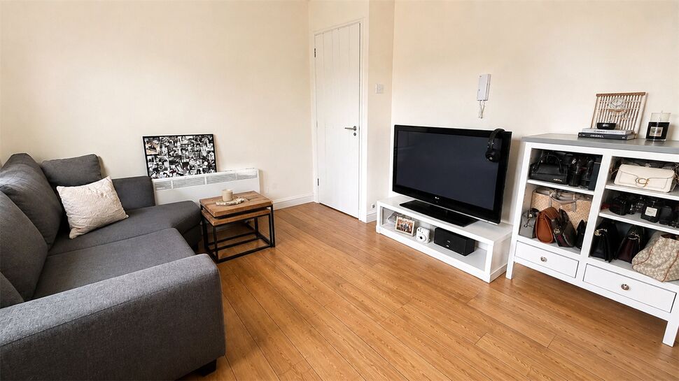 Flat John Williams Close in Greater London