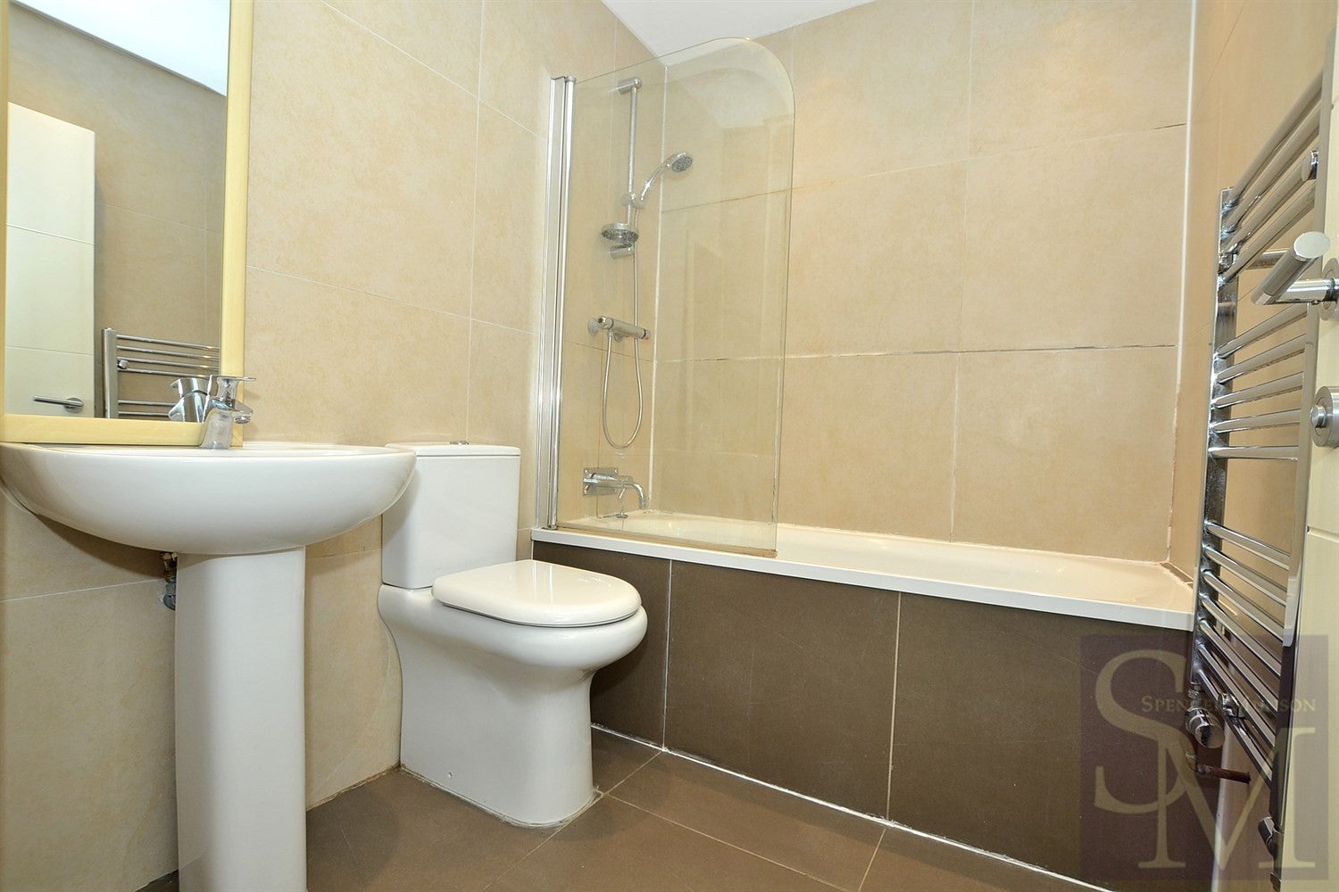 Flat Cyprus Place in Greater London