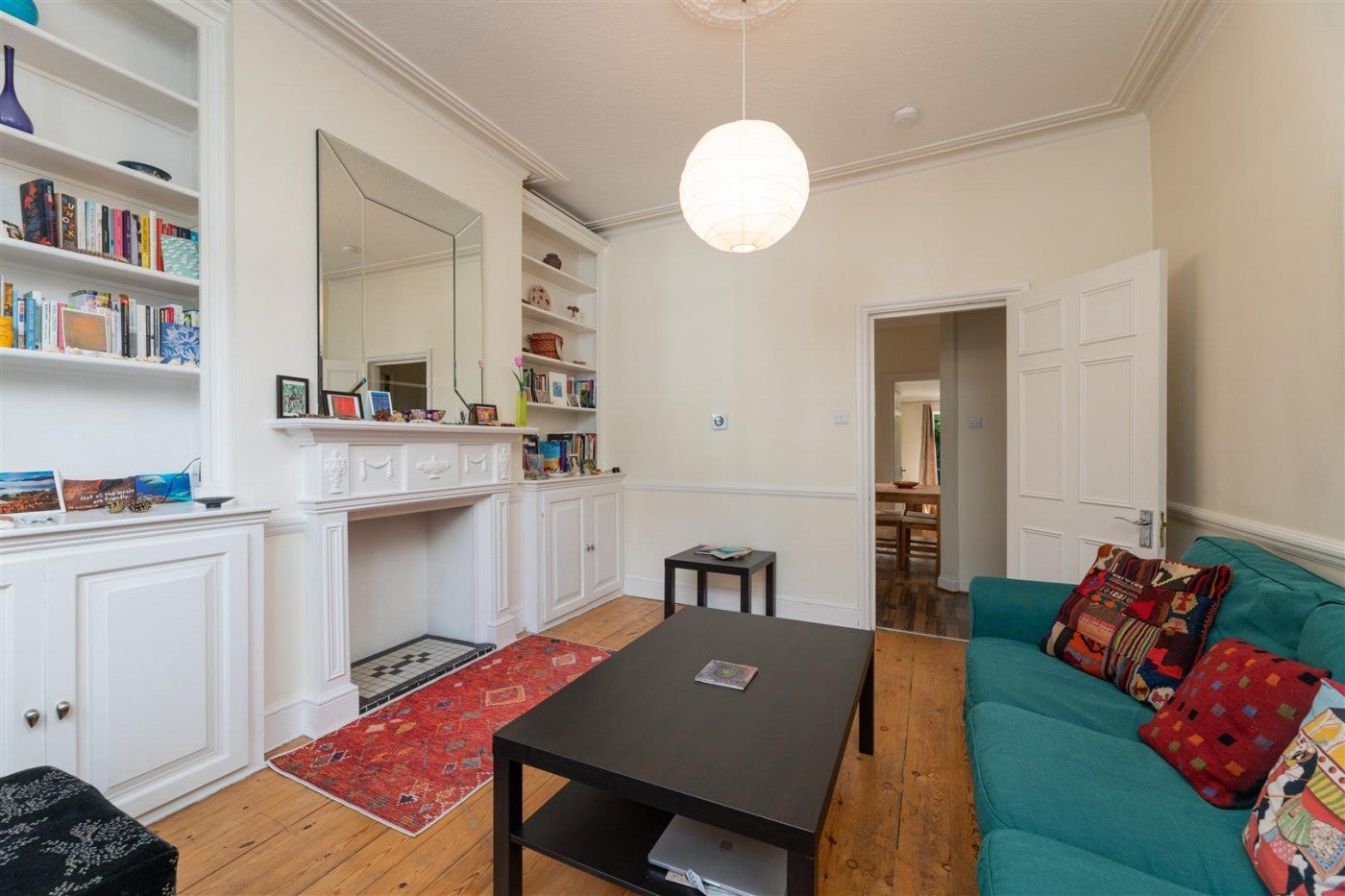 Flat Davisville Road in Greater London
