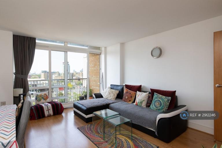 Flat Cassilis Road in Greater London