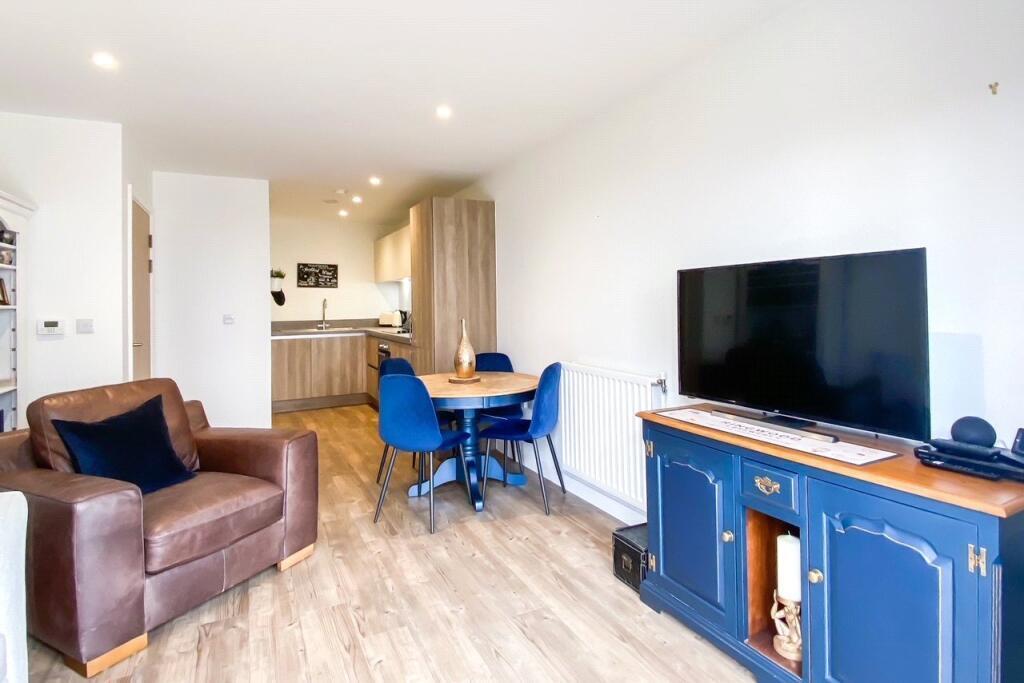 Flat John Thornycroft Road in Southampton