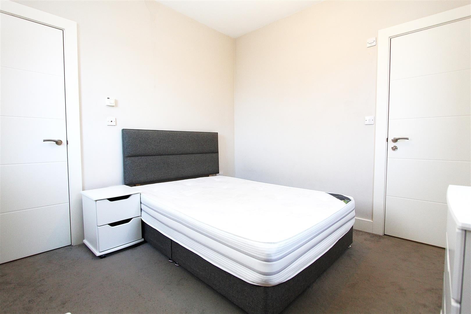 Flat Dawsons Square in Leeds