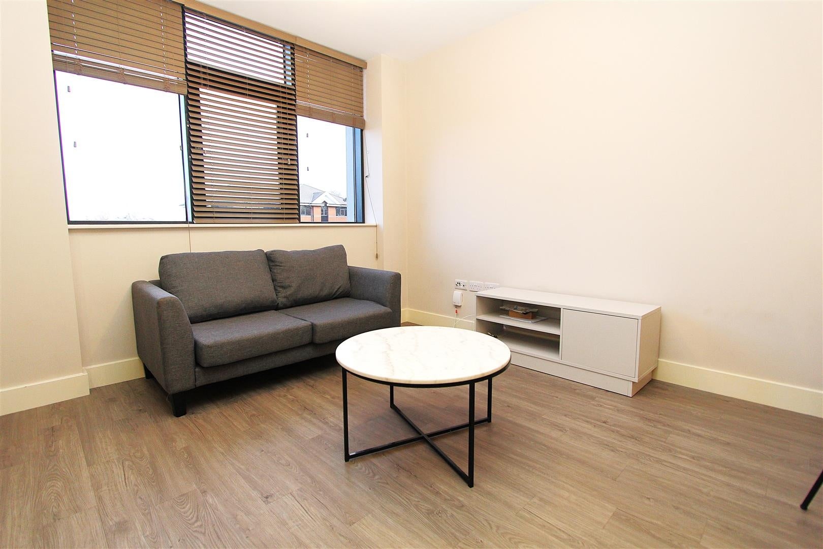 Flat Dawsons Square in Leeds