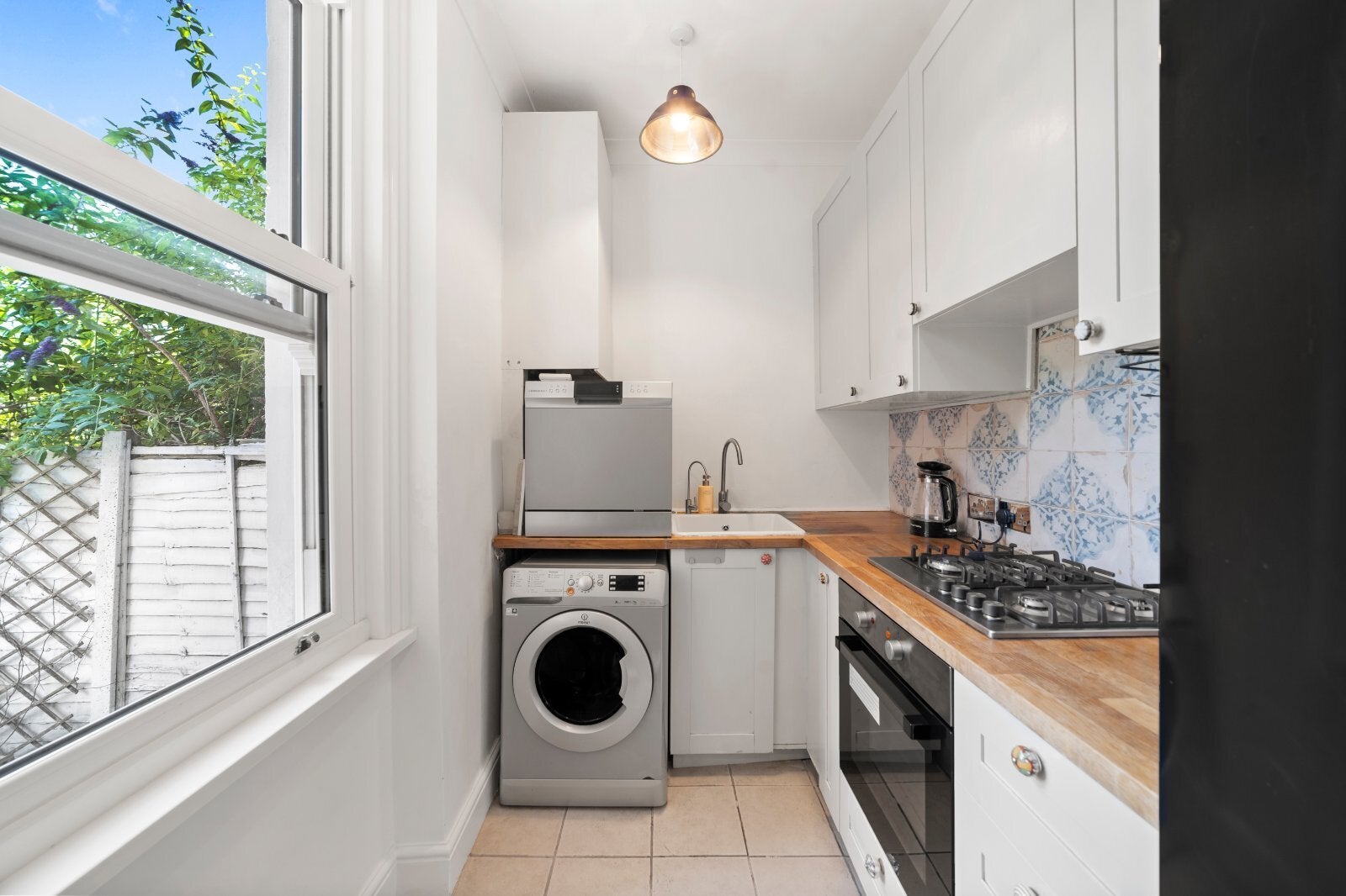 Flat Hormead Road in City of Westminster