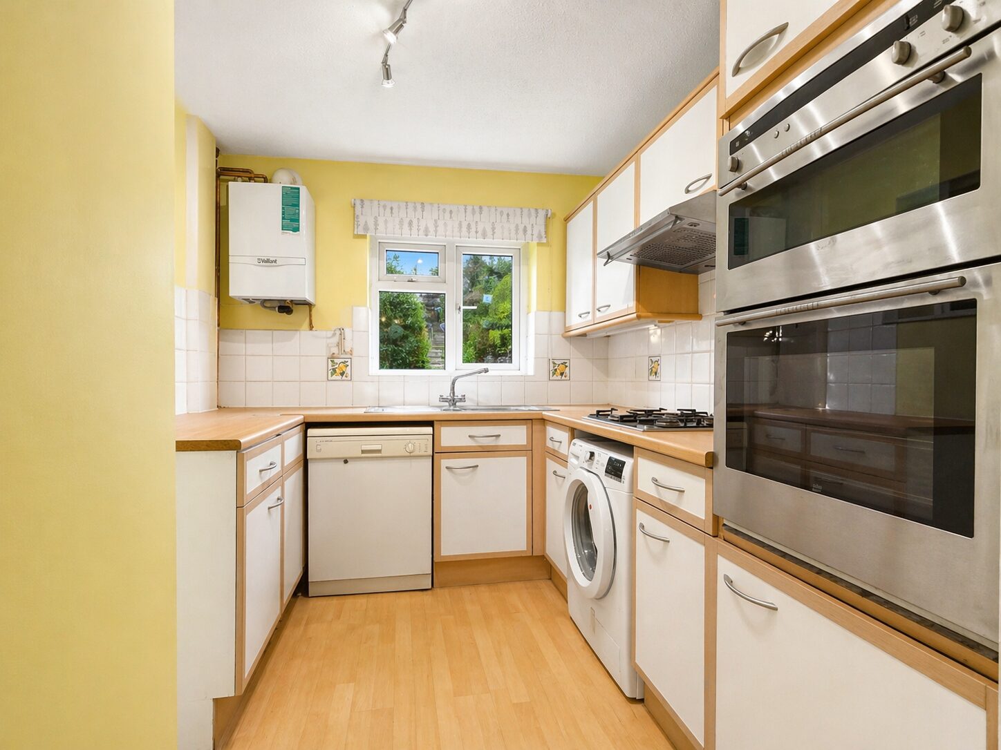 House Deeds Grove in High Wycombe