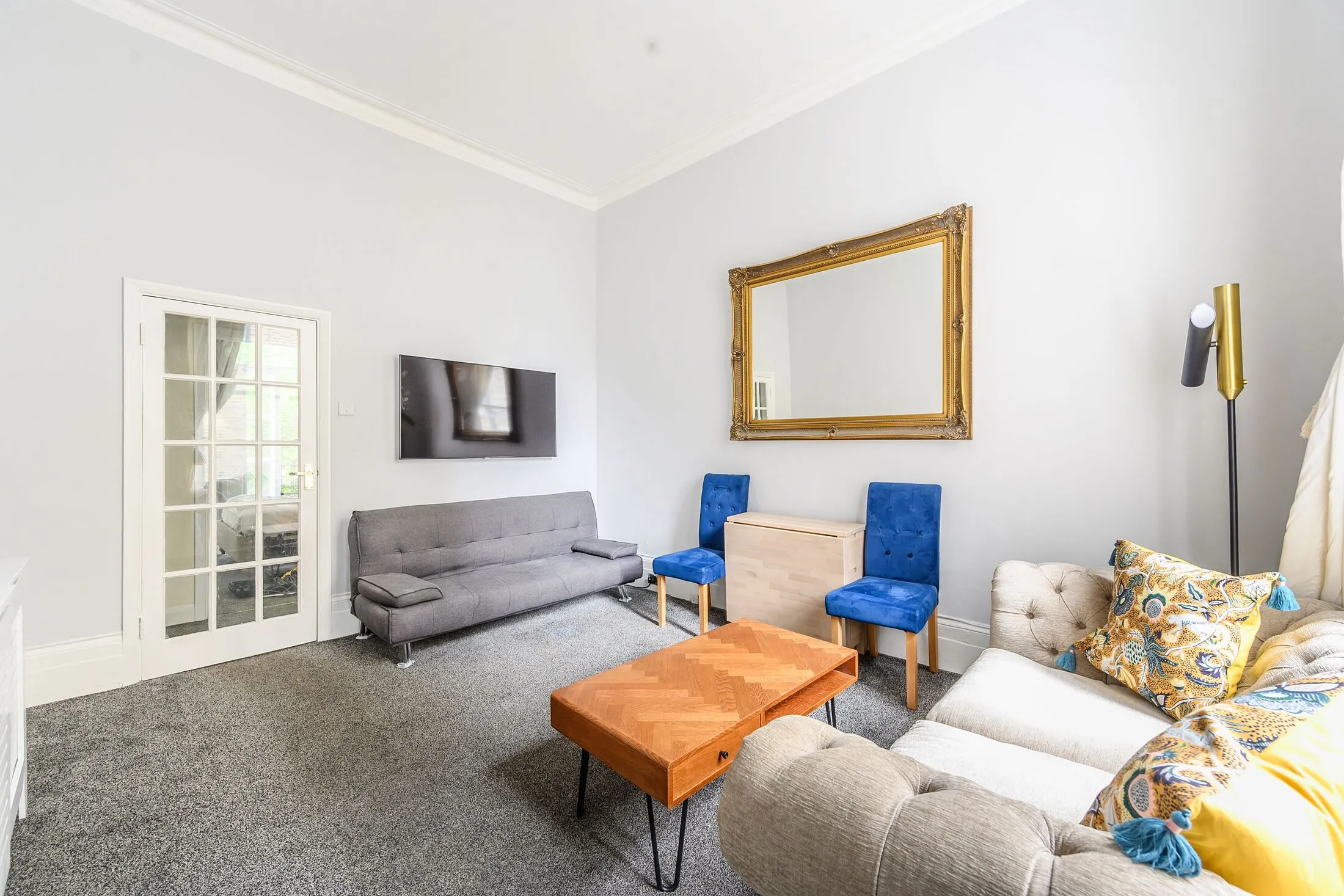 Flat Finborough Road in Greater London