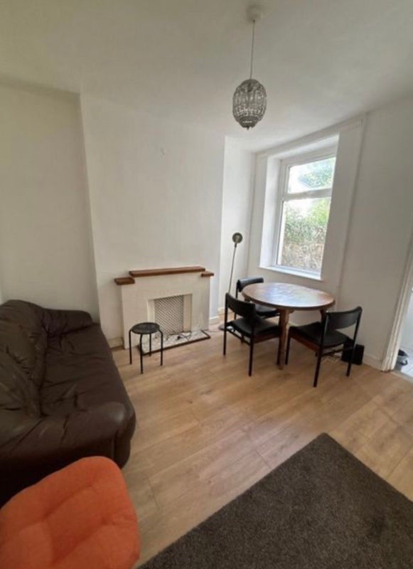 Room Robert Street in Cardiff