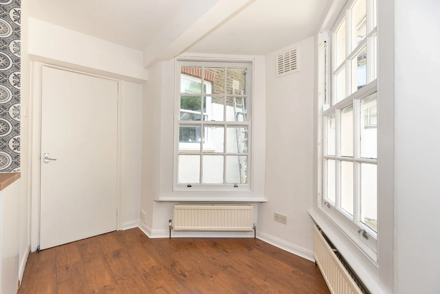 Flat Sudbourne Road in Greater London