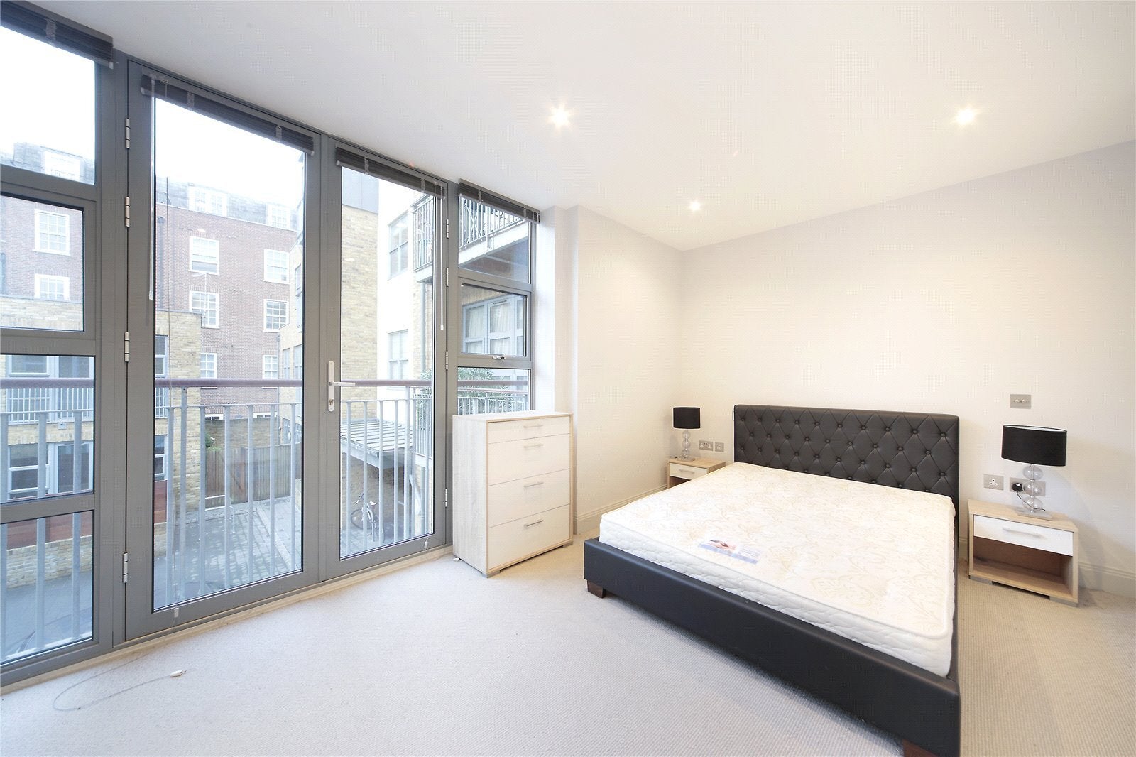 Flat Clyston Street in Greater London